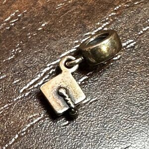 GENUINE PANDORA DANGLE GRADUATION CAP CHARM SILVER S925 ALE 790270 RETIRED